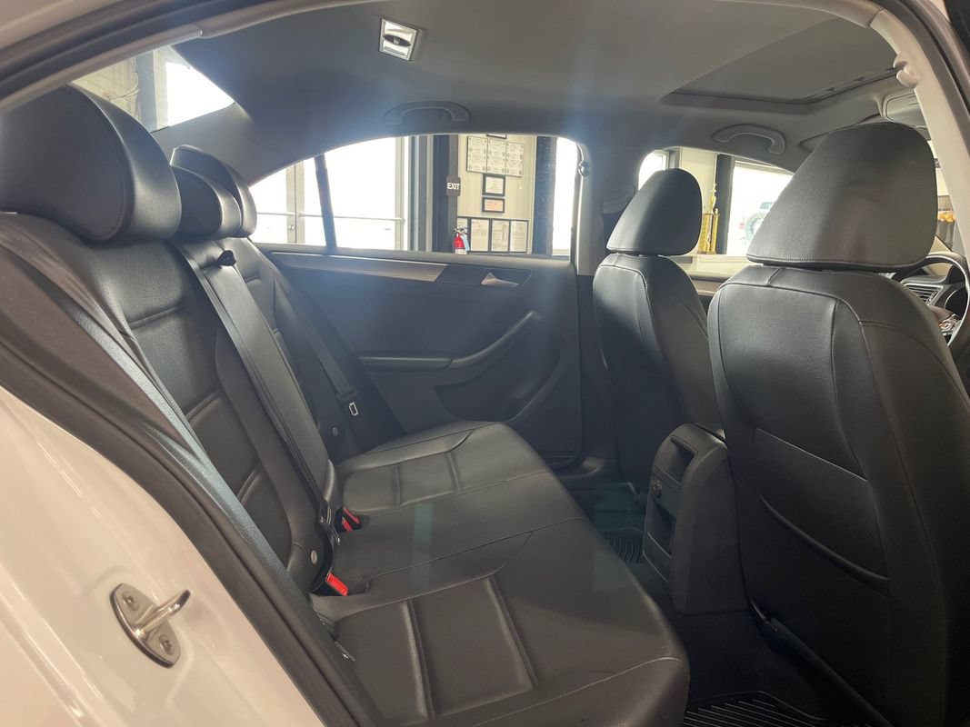 Used 2017 Volkswagen Jetta SE FWD image 47