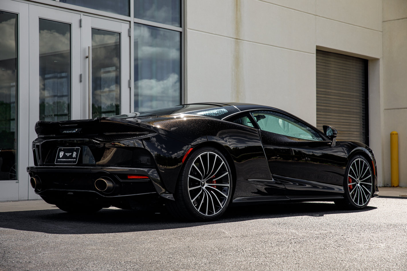 Used 2021 McLaren GT RWD image 17