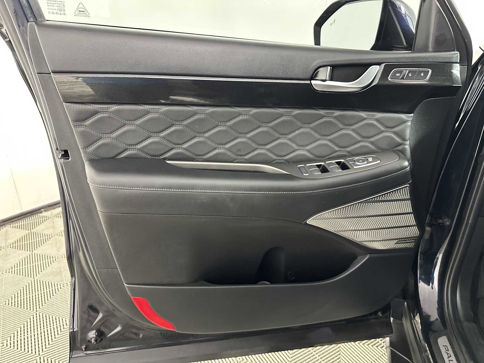 Used 2022 Hyundai Palisade Calligraphy image 16
