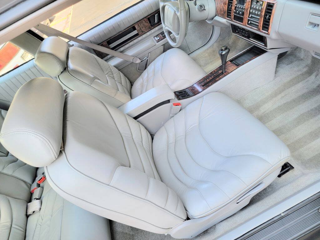 Used 1994 Buick Regal Custom FWD image 16