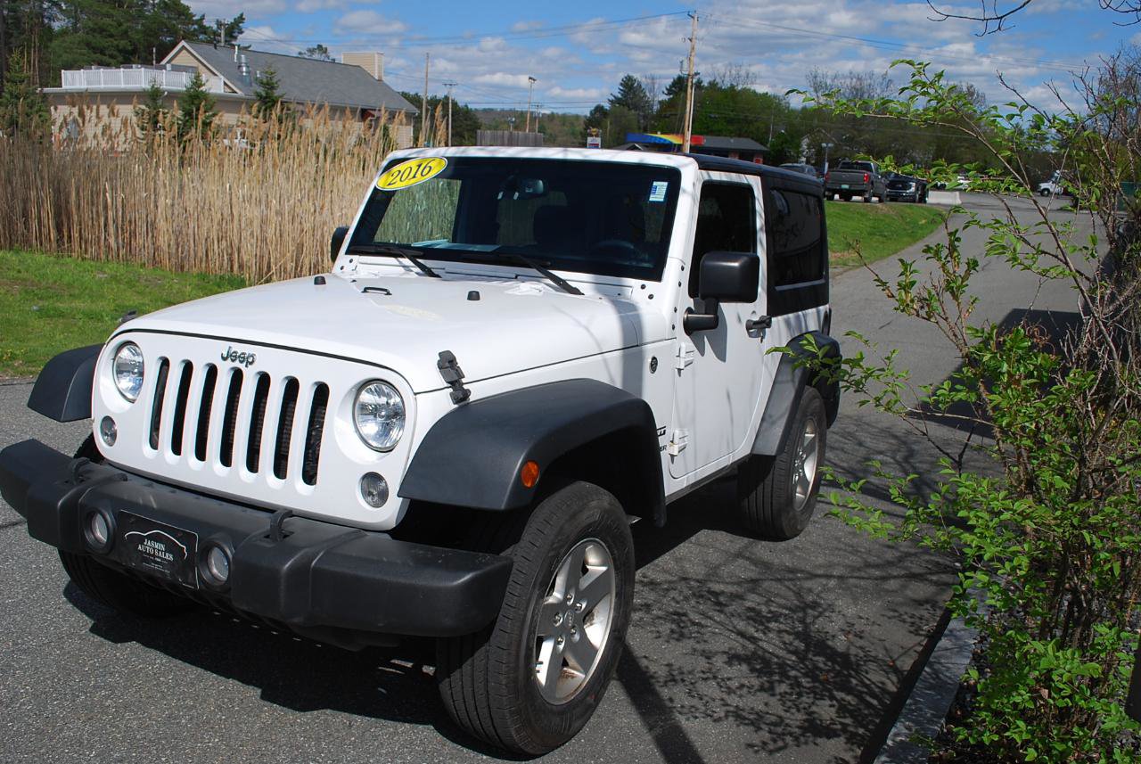 Used 2016 Jeep Wrangler Sport w/ Quick Order Package 24S AWD/4WD image 3