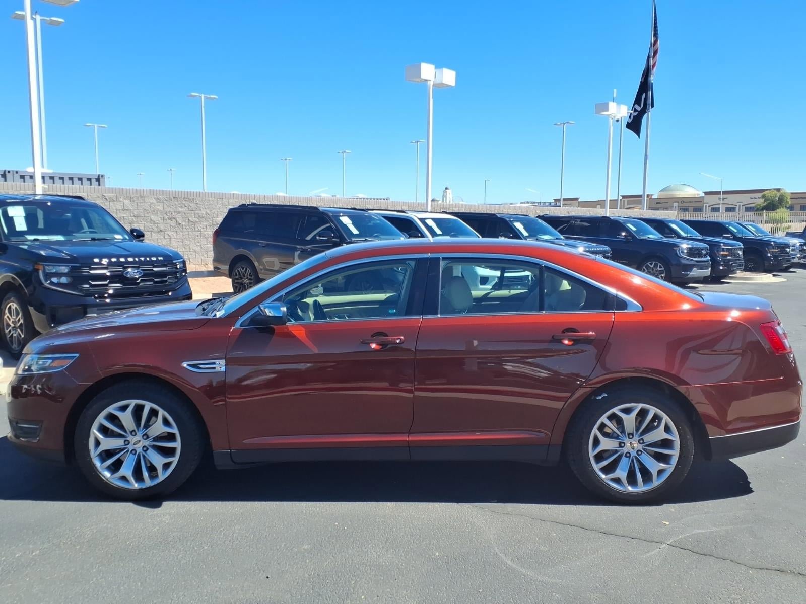 Used 2016 Ford Taurus Limited FWD image 7