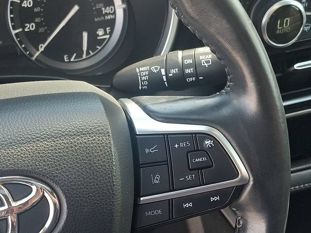 Used 2021 Toyota Highlander XLE AWD/4WD image 21