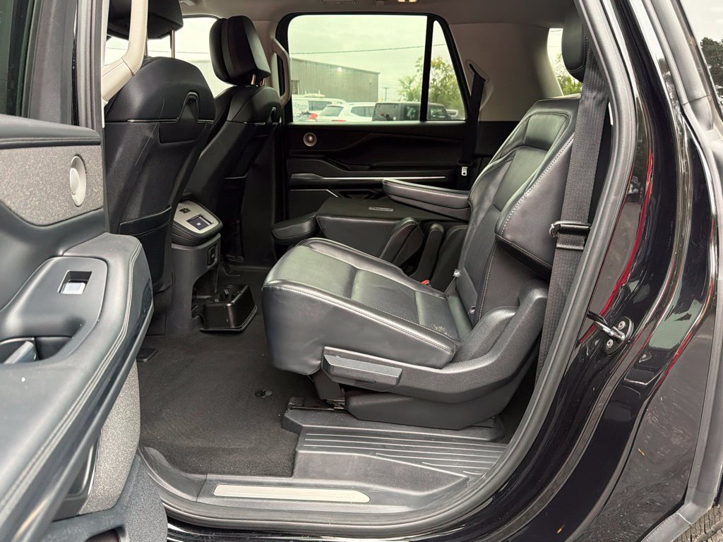 Used 2025 Lincoln Navigator L Reserve AWD/4WD image 16