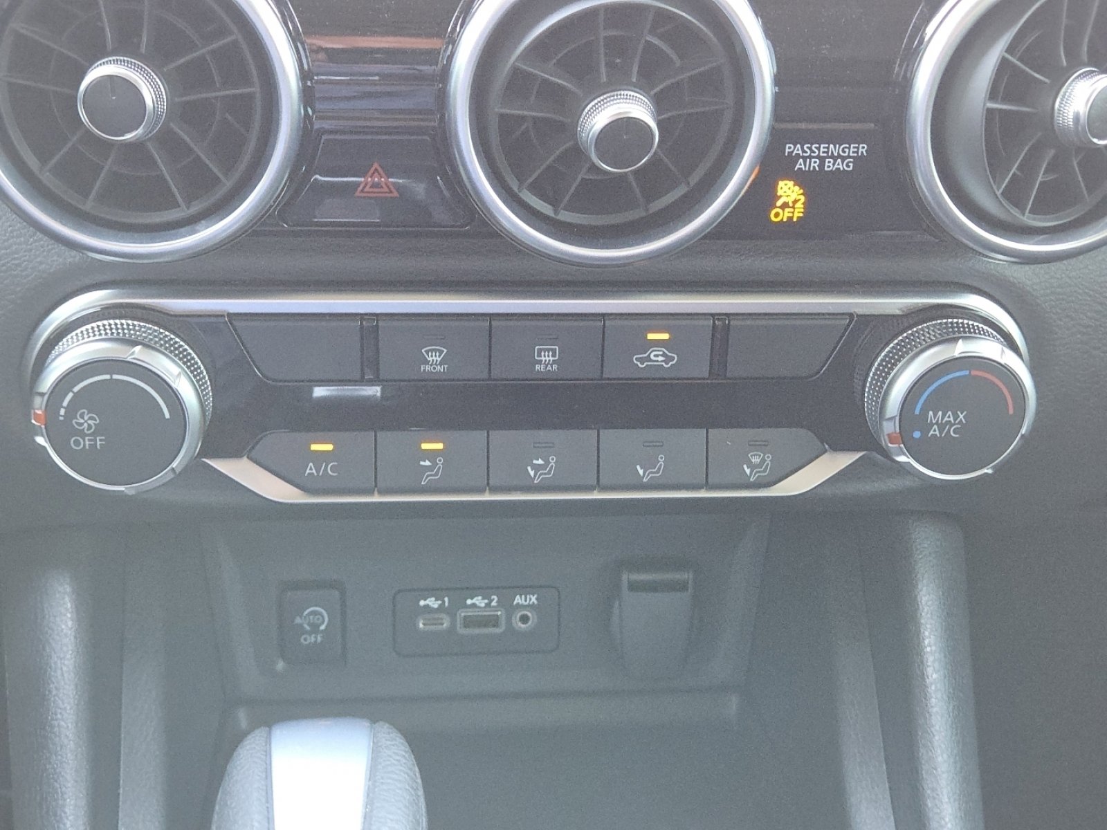 Used 2025 Nissan Sentra SV w/ Trunk Package image 32