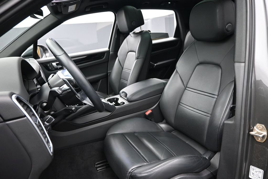 Used 2023 Porsche Cayenne AWD/4WD image 26