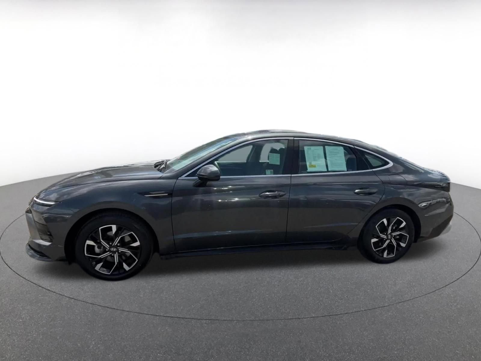 Used 2025 Hyundai Sonata SEL FWD image 9