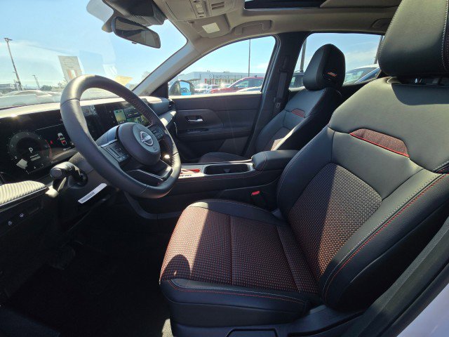 New 2025 Nissan Kicks SR w/ SR Premium Package image 24