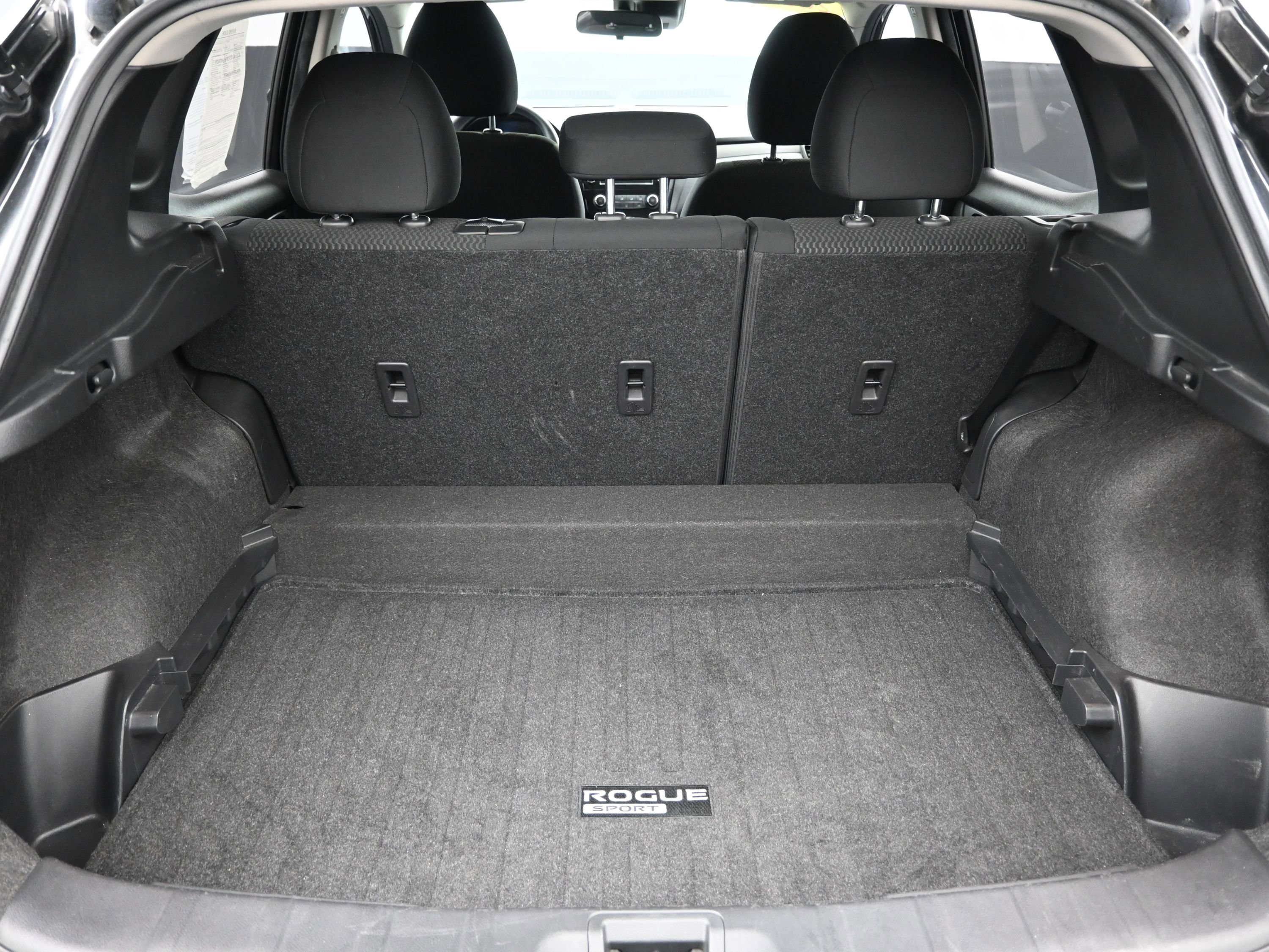 Used 2020 Nissan Rogue Sport S image 23