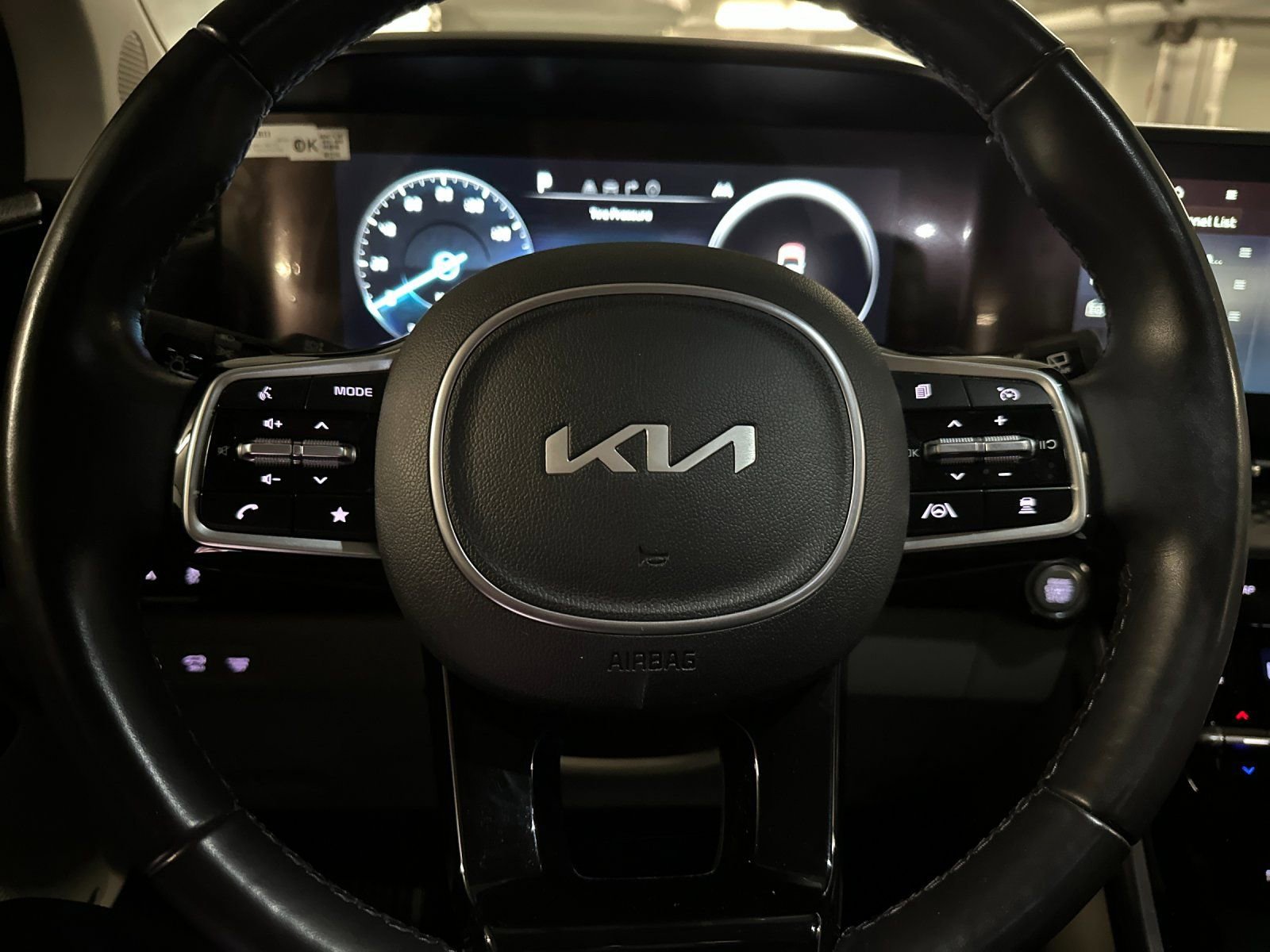 Used 2023 Kia Carnival SX Prestige FWD image 33