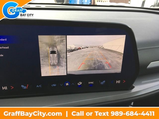 Used 2024 Chevrolet Traverse LT image 20