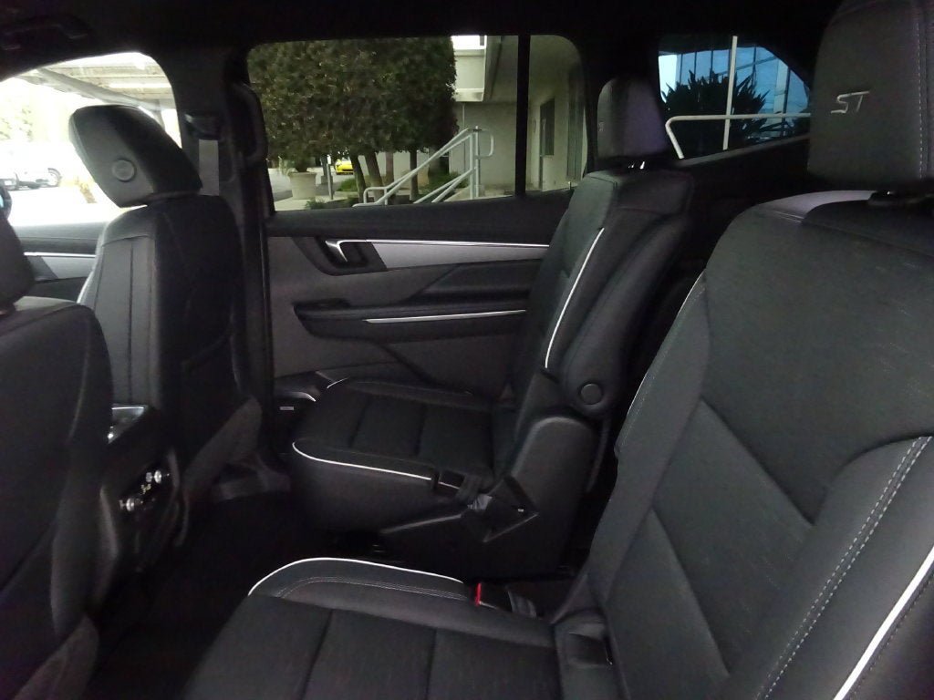 New 2026 Buick Enclave Sport Touring w/ Power Package FWD image 19