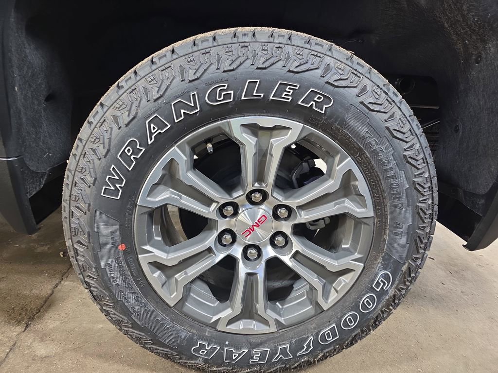 New 2026 GMC Sierra 1500 SLE w/ Preferred Package image 31