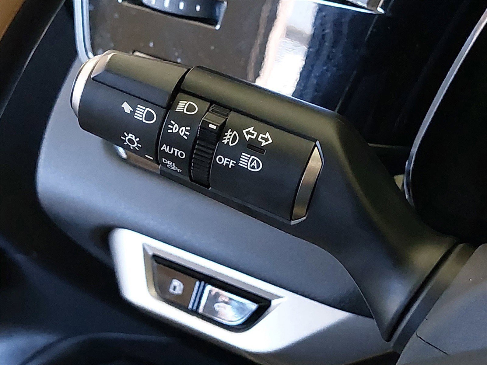 Used 2025 Lexus RX 450h AWD w/ Convenience Package image 21