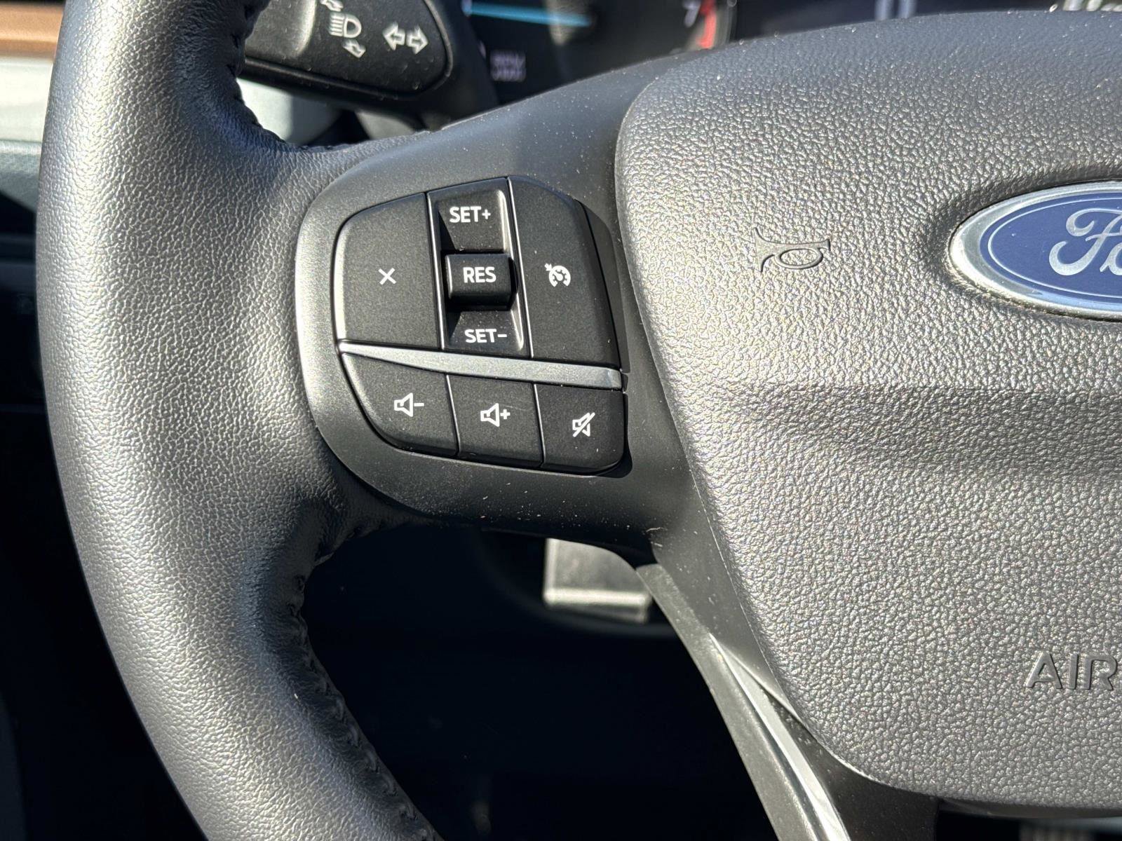 Used 2022 Ford Maverick Lariat image 8