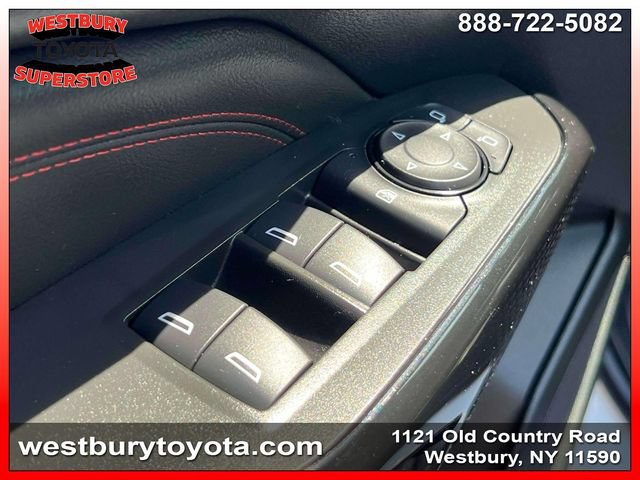 Used 2026 Chevrolet Trax RS w/ Sunroof Package FWD image 19