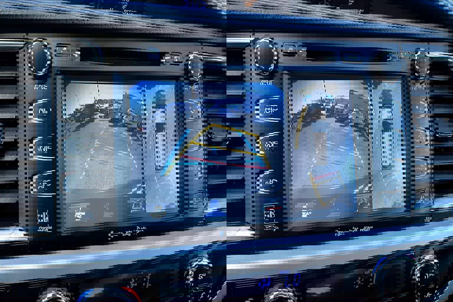 Used 2017 Toyota Highlander Limited Platinum image 26