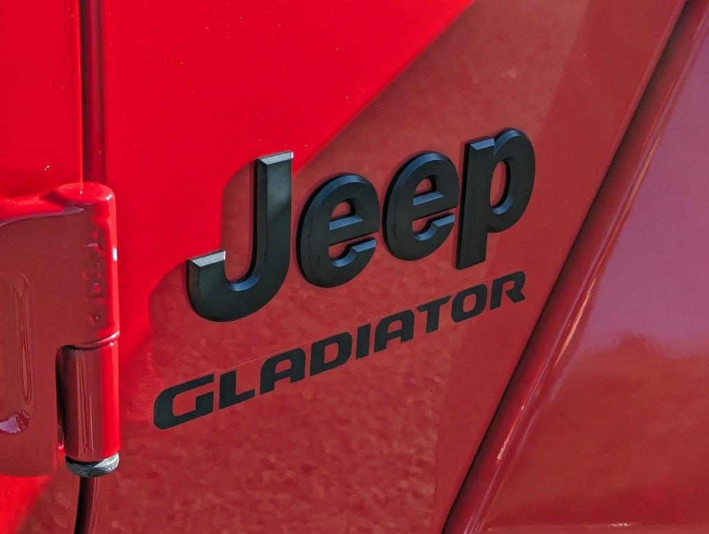 Used 2022 Jeep Gladiator Willys image 34