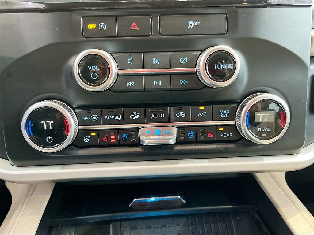 Used 2024 Ford Expedition XLT image 16