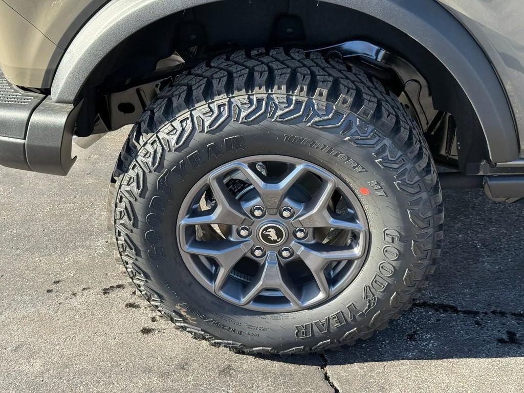 New 2025 Ford Bronco Badlands image 4