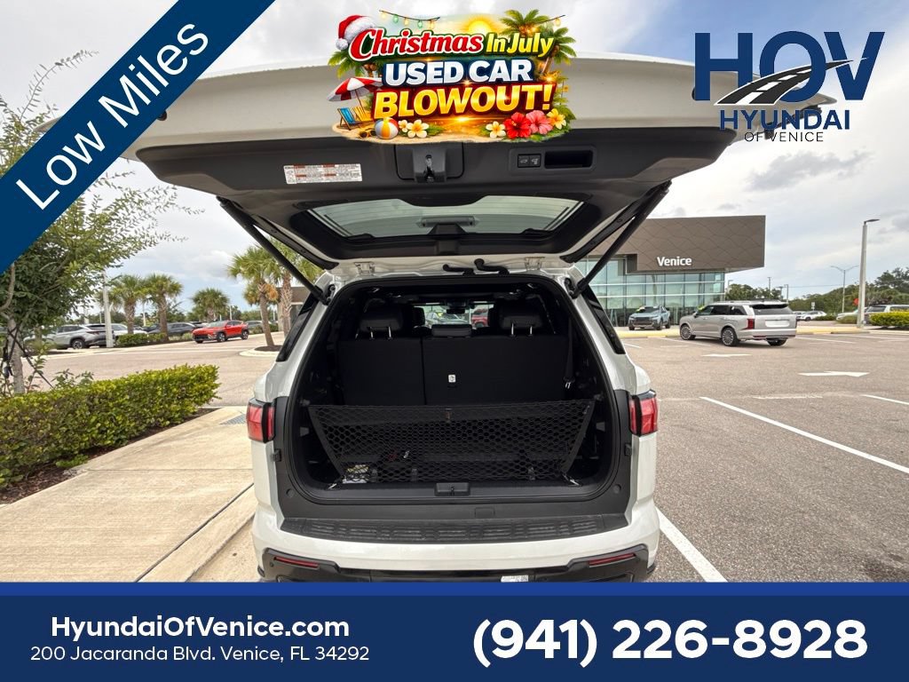 Used 2025 Toyota Sequoia Platinum AWD/4WD image 18
