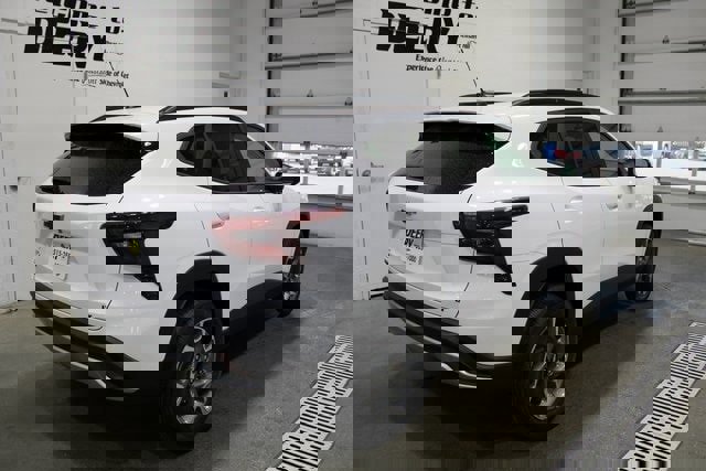 New 2026 Chevrolet Trax LT w/ Sunroof Package image 26