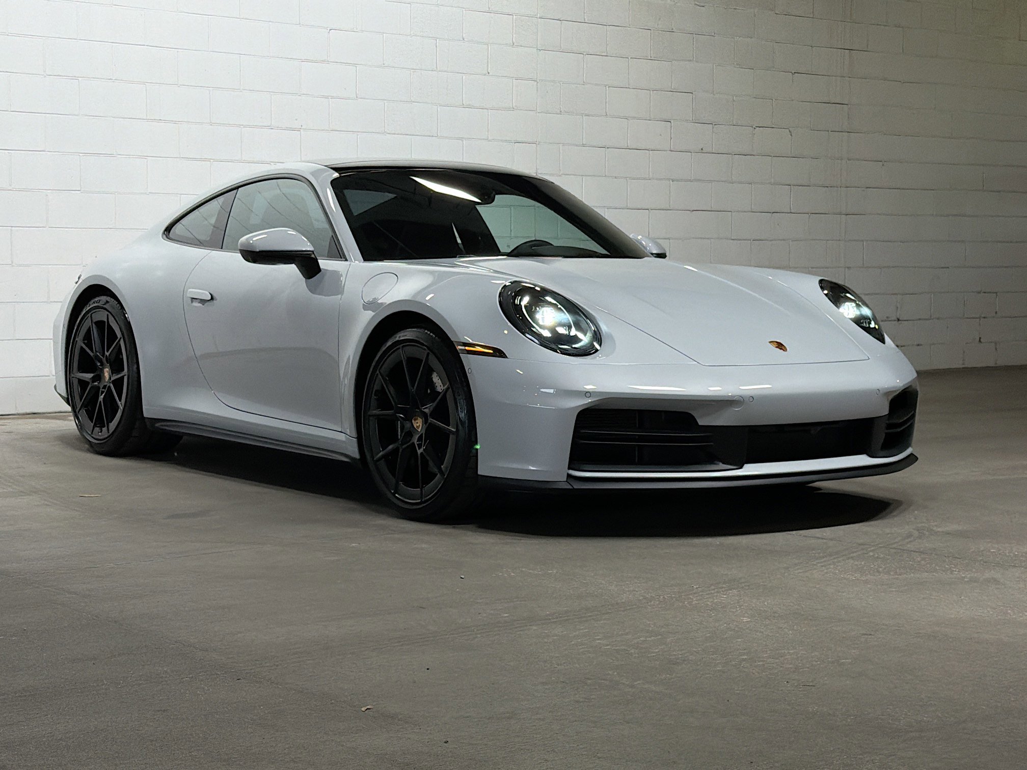 Used 2025 Porsche 911 Carrera image 6