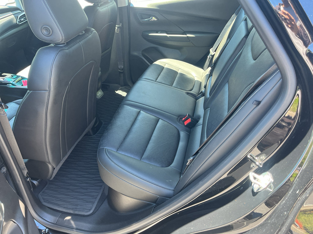 Used 2023 Chevrolet Bolt LT w/ Infotainment Package FWD image 27