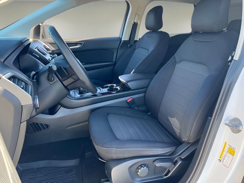 Used 2017 Ford Edge SE image 13