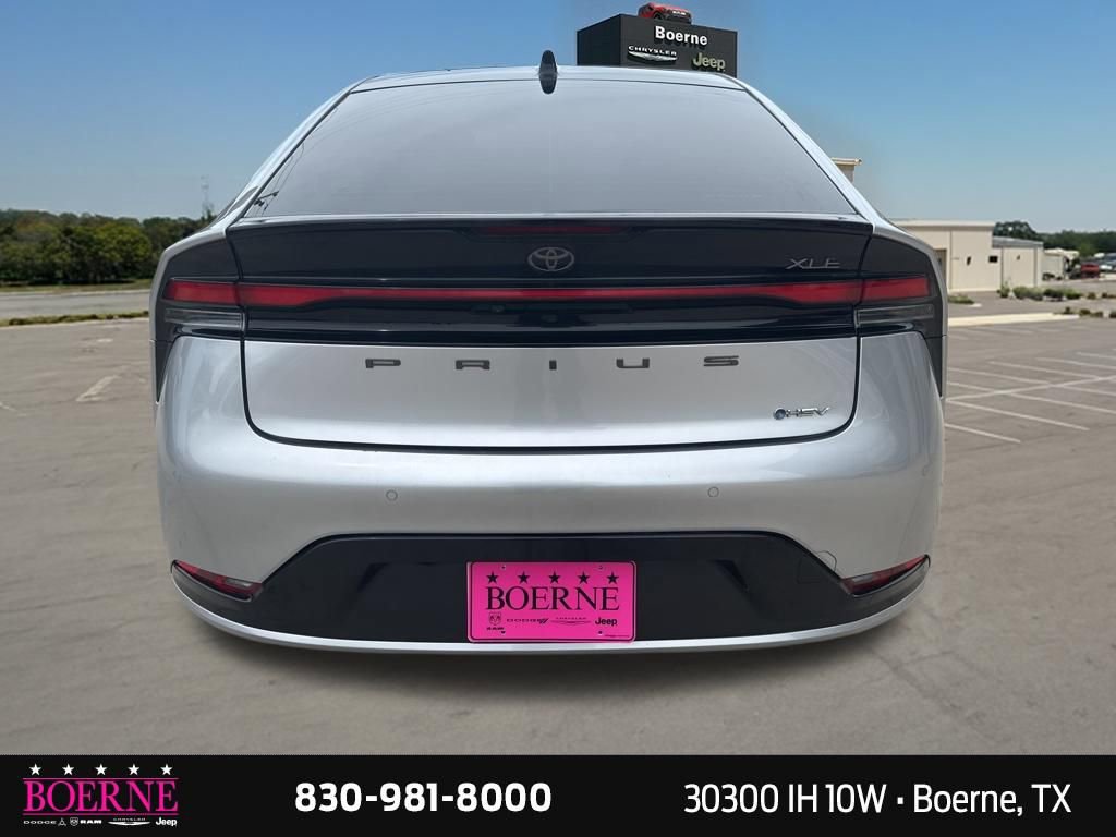 Used 2024 Toyota Prius XLE FWD image 14