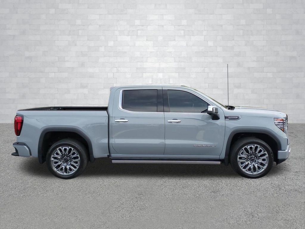 Used 2025 GMC Sierra 1500 Denali Ultimate image 3