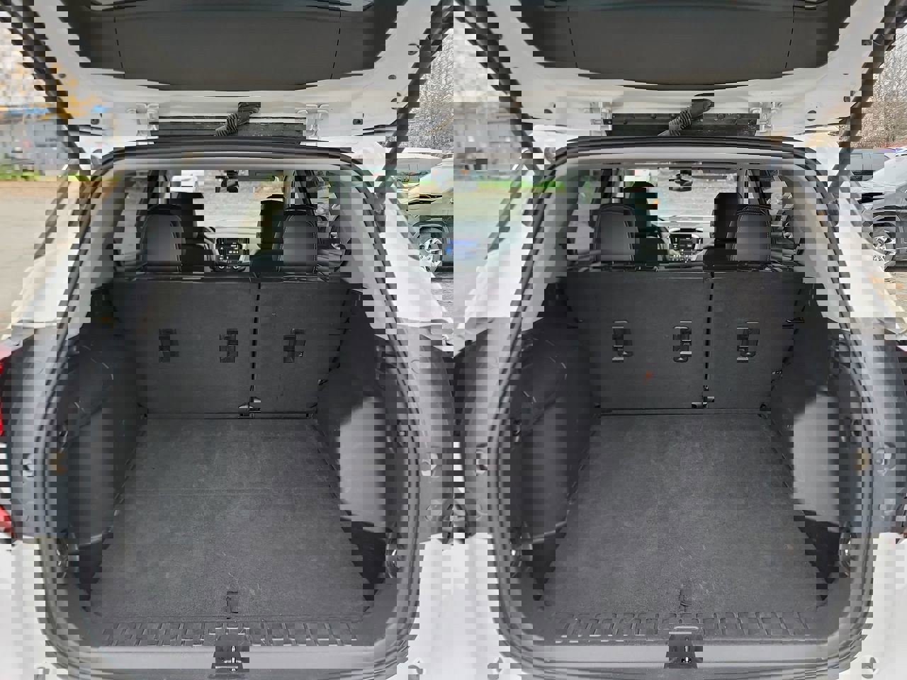 Used 2023 GMC Terrain SLT image 21