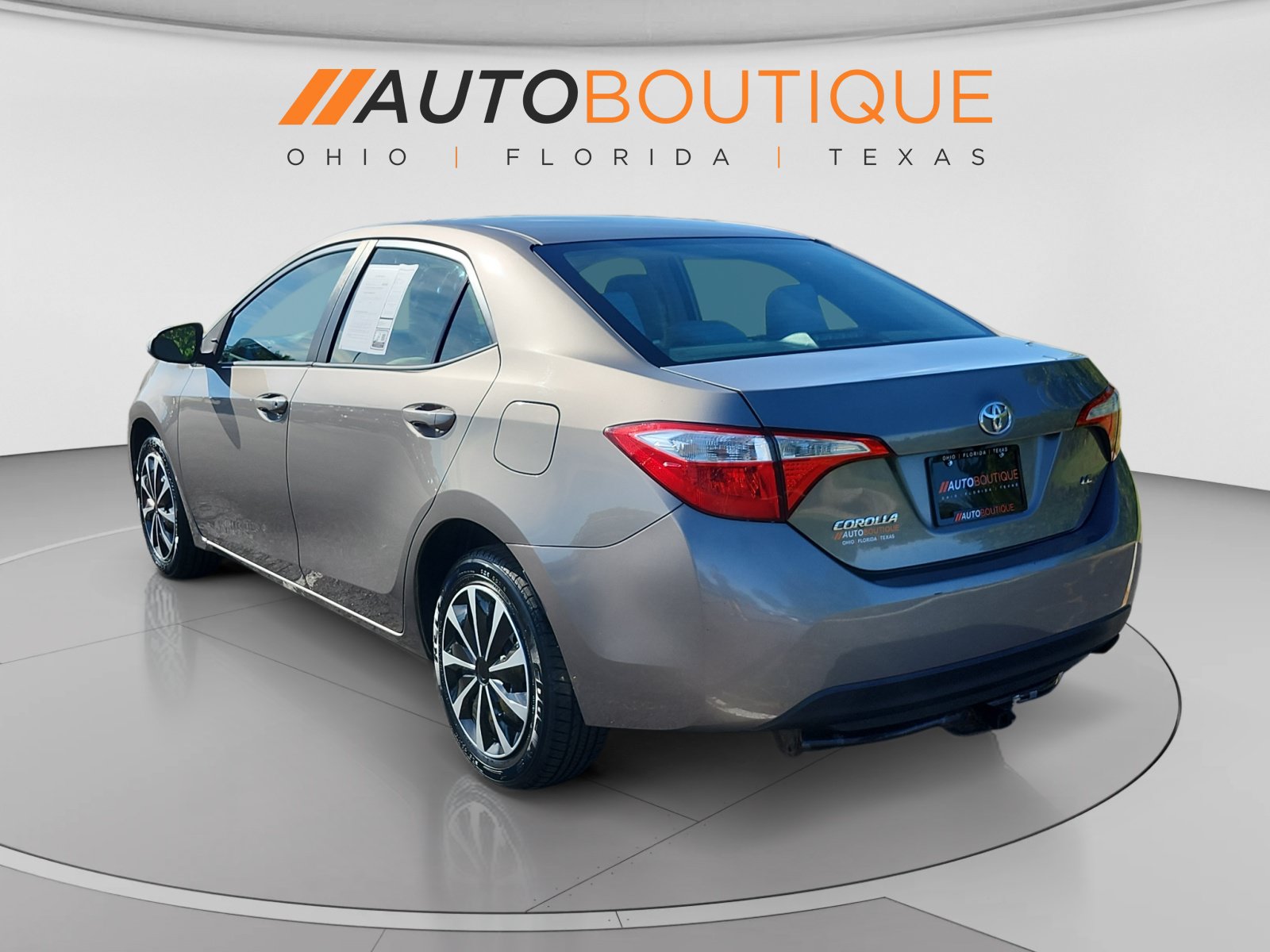 Used 2016 Toyota Corolla LE FWD image 3