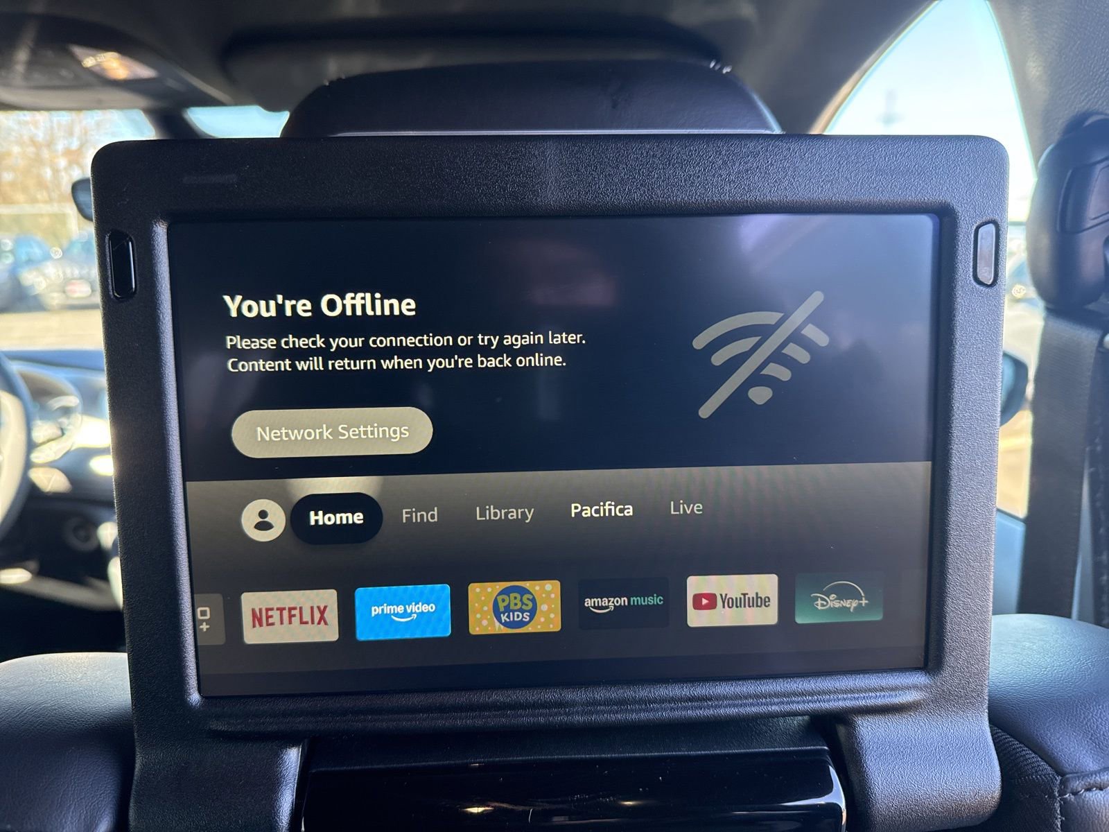 Used 2023 Chrysler Pacifica Touring-L w/ Uconnect Theater Family Group image 17