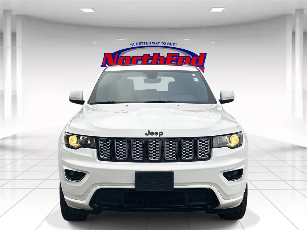 Used 2022 Jeep Grand Cherokee Laredo X image 10