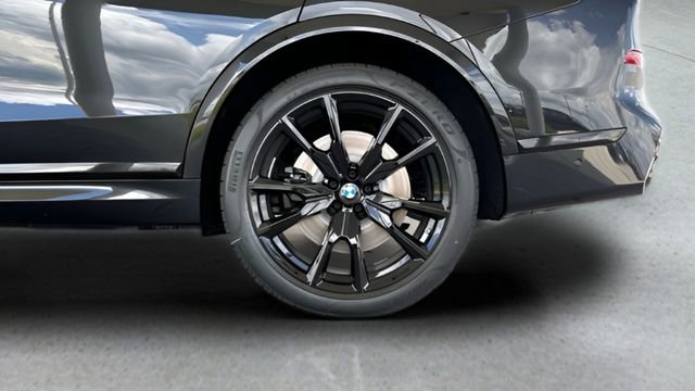 Used 2026 BMW X7 M60i image 26