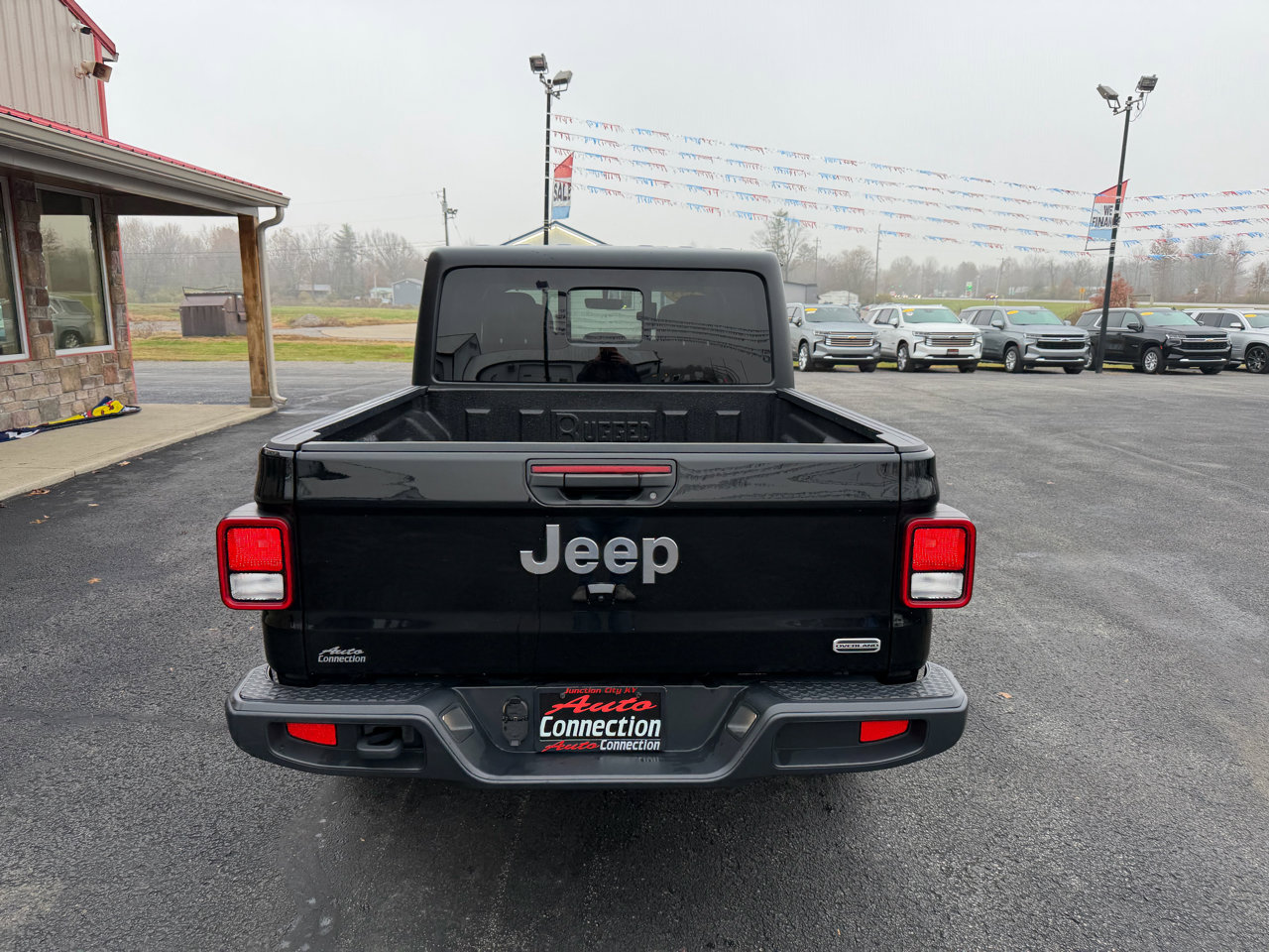 Used 2023 Jeep Gladiator Overland image 5