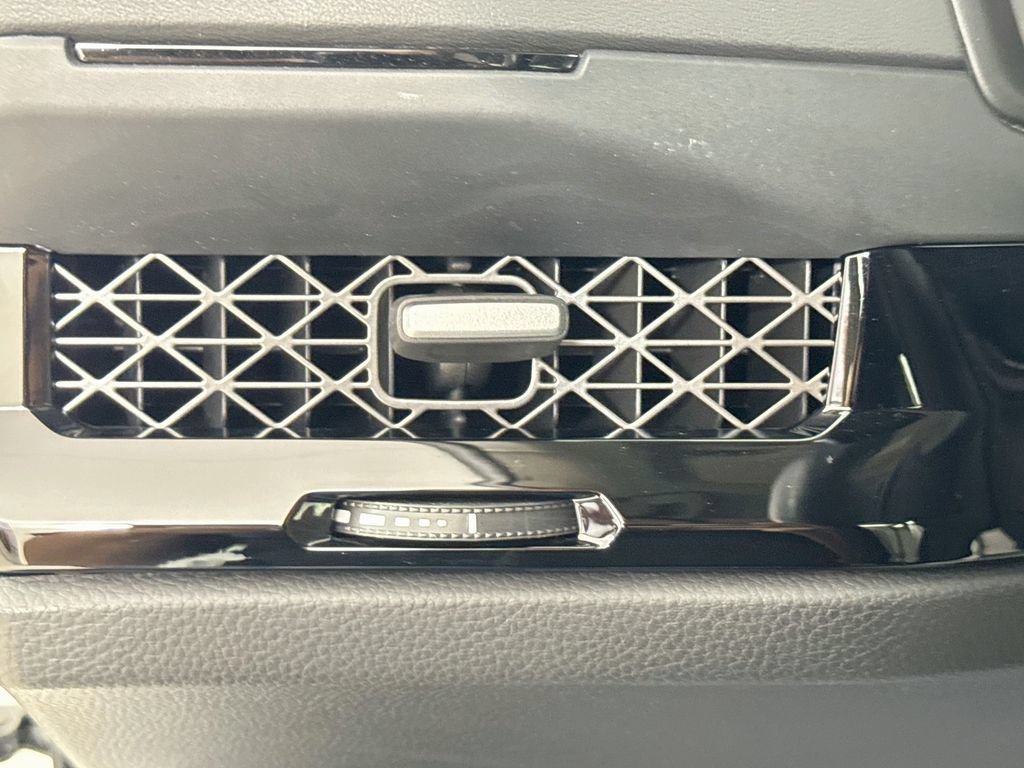 Used 2023 Honda Accord EX-L image 11