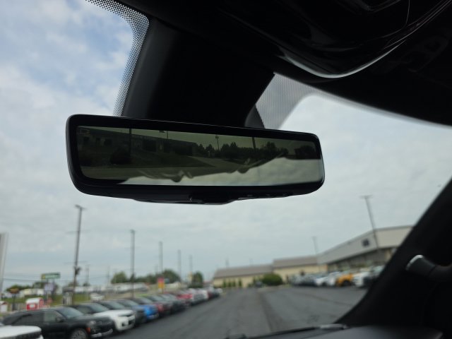 Used 2025 Jeep Grand Wagoneer L Series III w/ Rear Seat Video Group 1 AWD/4WD image 30