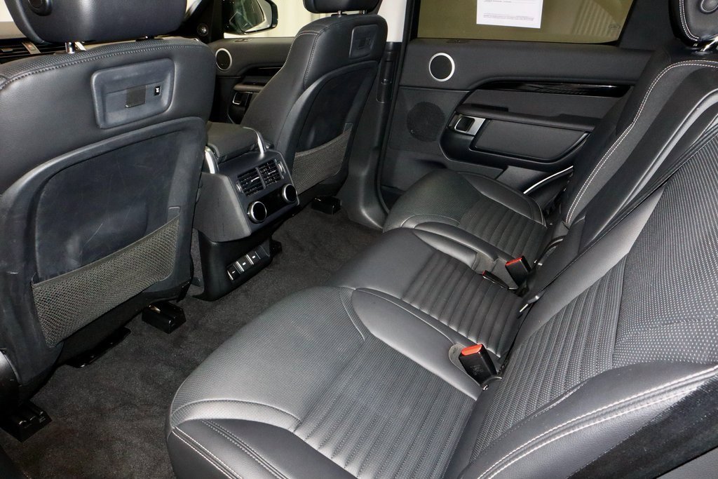 Used 2024 Land Rover Discovery S image 21