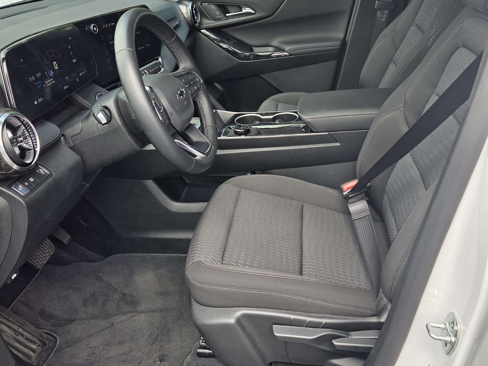 Used 2026 Chevrolet Equinox LT w/ Midnight Edition FWD image 3