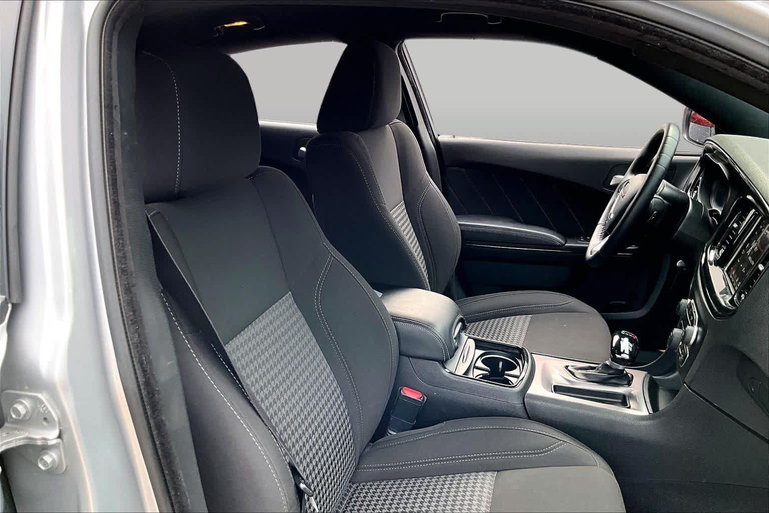 Used 2023 Dodge Charger SXT w/ Blacktop Package RWD image 9