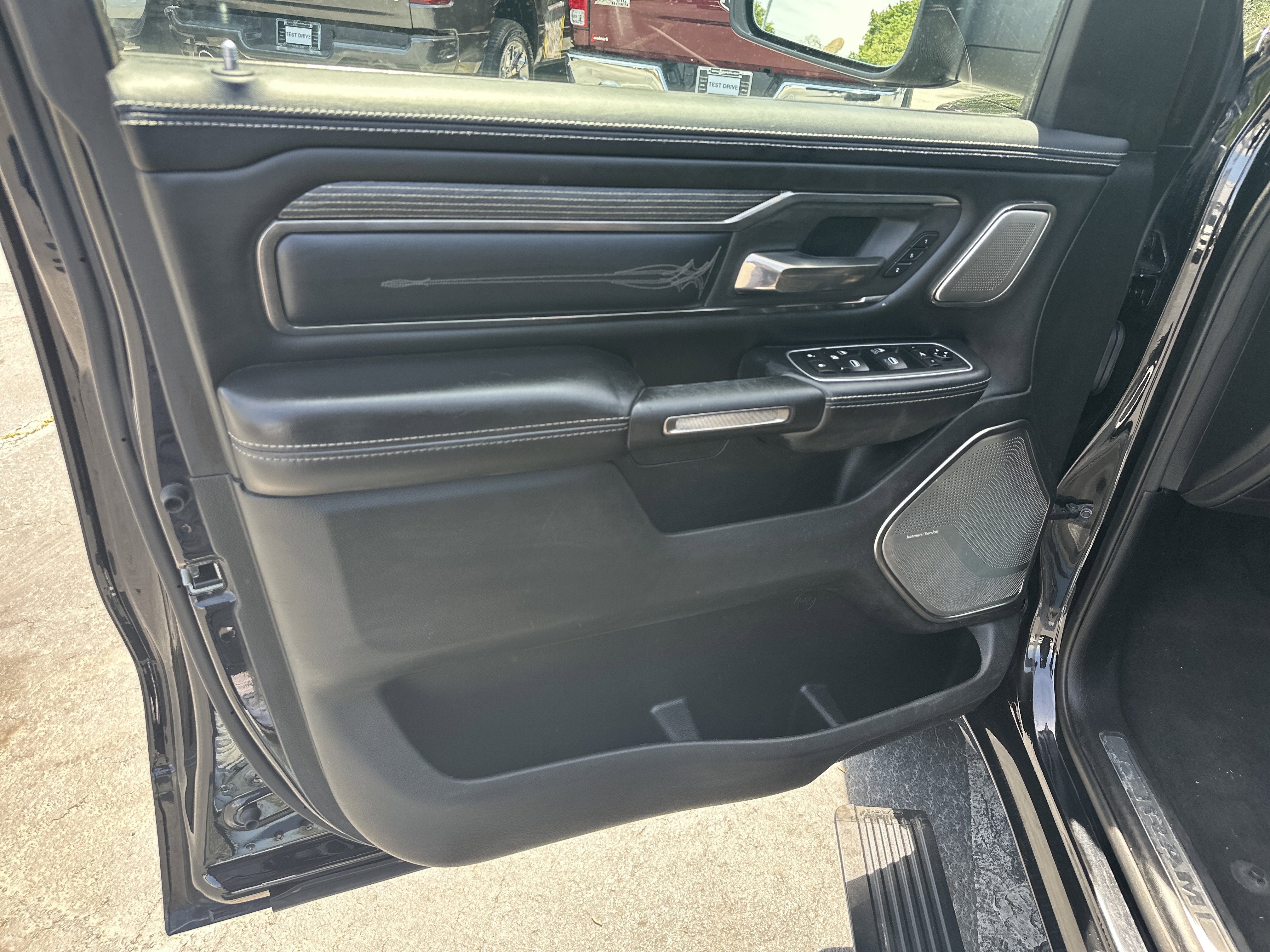 Certified 2020 RAM 1500 Limited w/ Black Appearance Package AWD/4WD image 12
