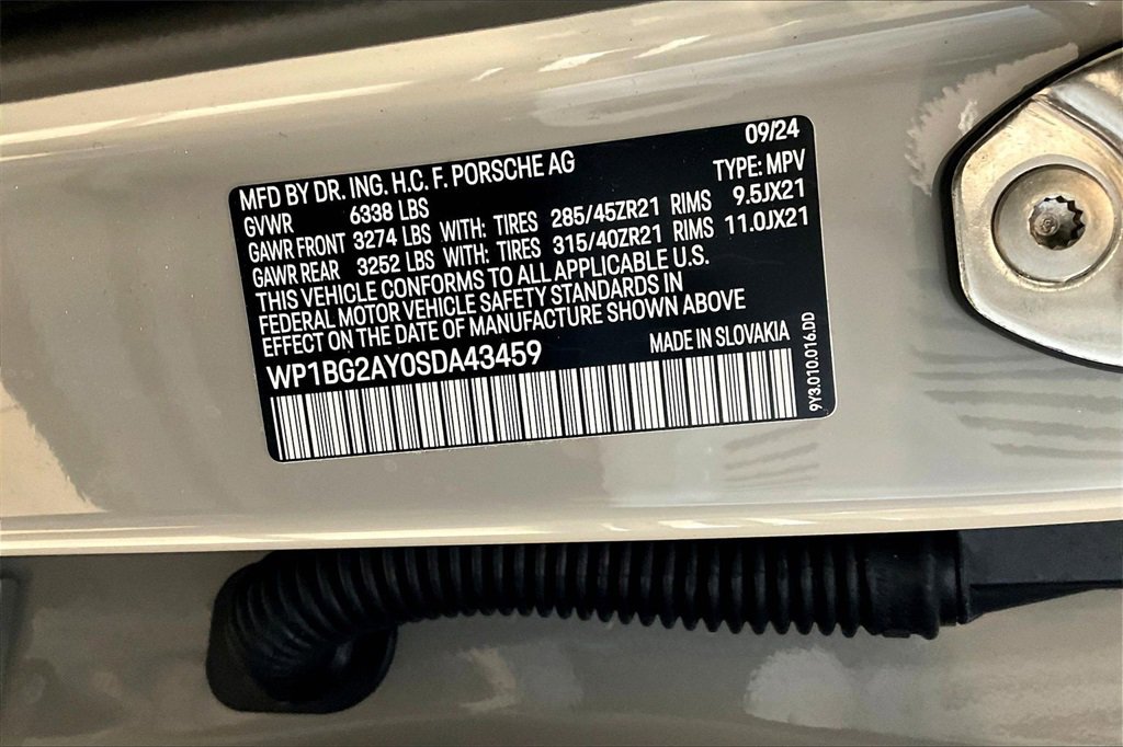 Used 2025 Porsche Cayenne GTS image 35