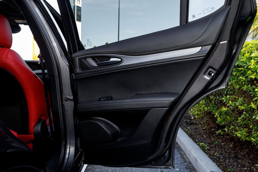 New 2025 Alfa Romeo Stelvio Sprint image 36