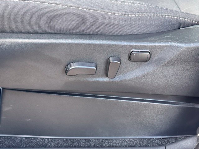 Used 2025 Nissan Frontier SV RWD image 9