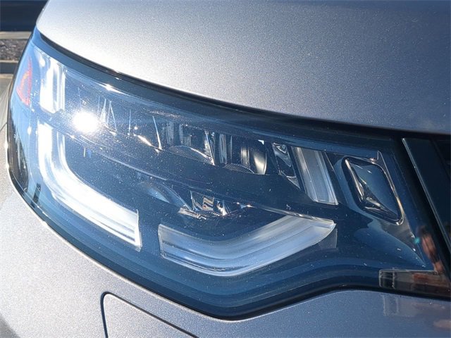 Used 2020 Land Rover Discovery Landmark image 8