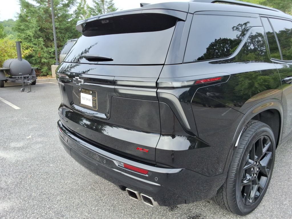 Certified 2026 Chevrolet Traverse RS w/ LPO, Floor Liner Package AWD/4WD image 14