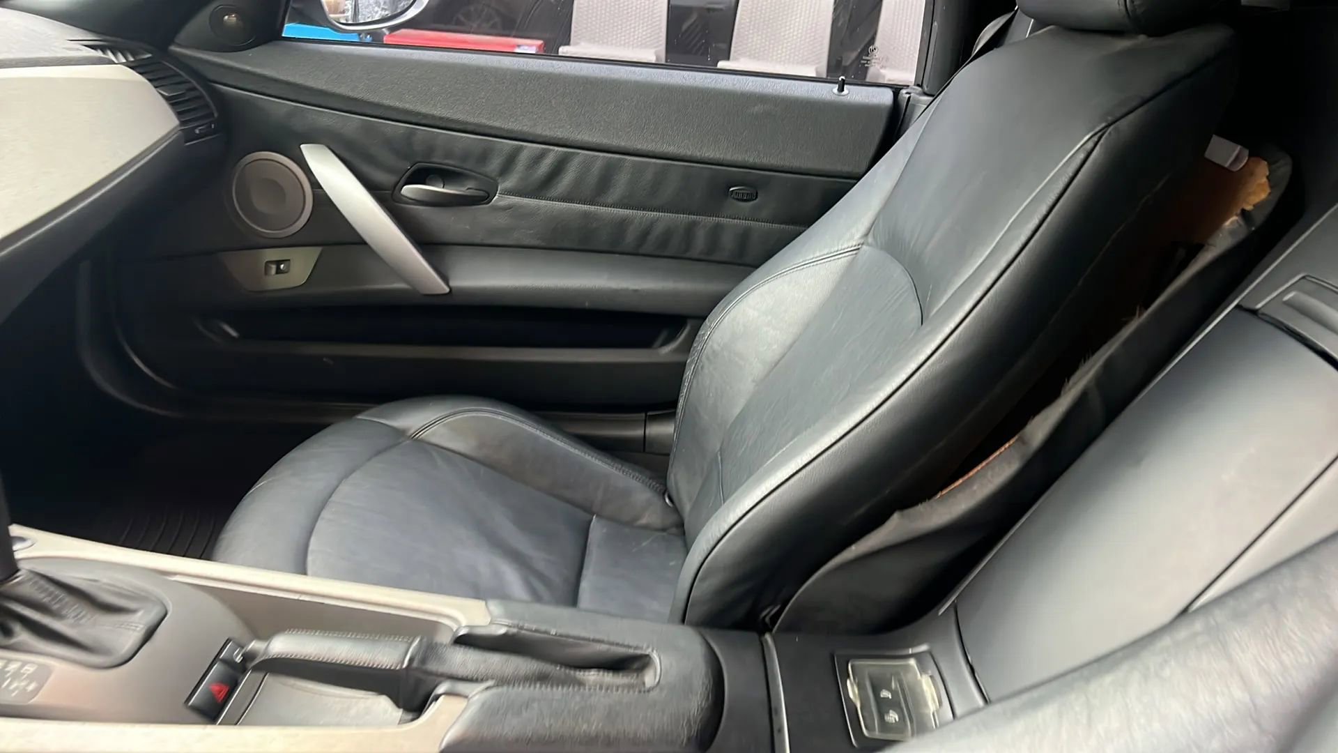 Used 2004 BMW Z4 2.5i image 19
