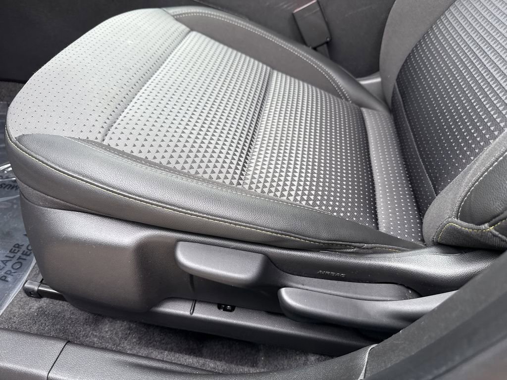 Used 2024 Chevrolet Trax LT w/ Driver Confidence Package image 8